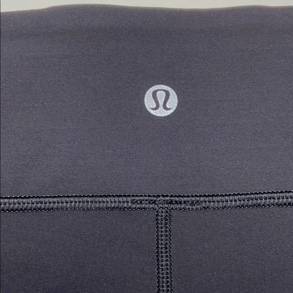 Lululemon Twist and Train 19” Crop Leggings Sz 10 - Picture 5 of 13